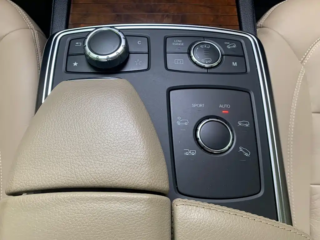 Mercedes-Benz M-Class 2015 — фото 12