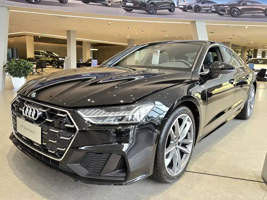Audi A7 2025 — фото 1