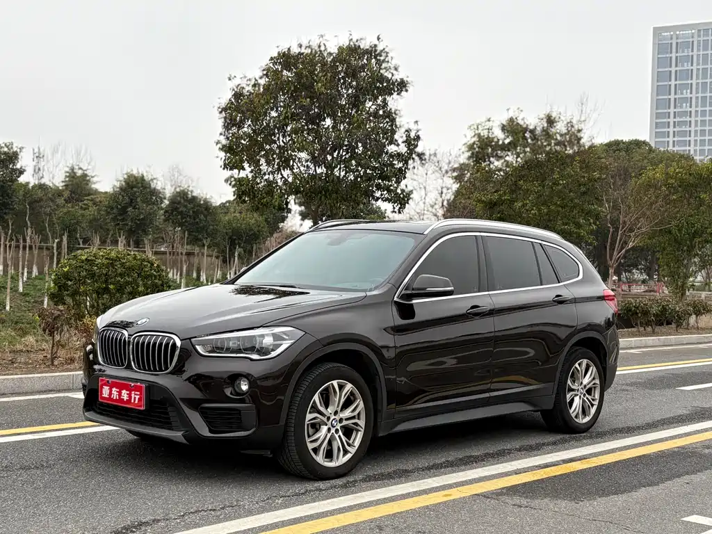BMW X1 2018 — фото 1