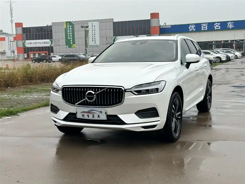 Volvo XC60 2019 — фото 1