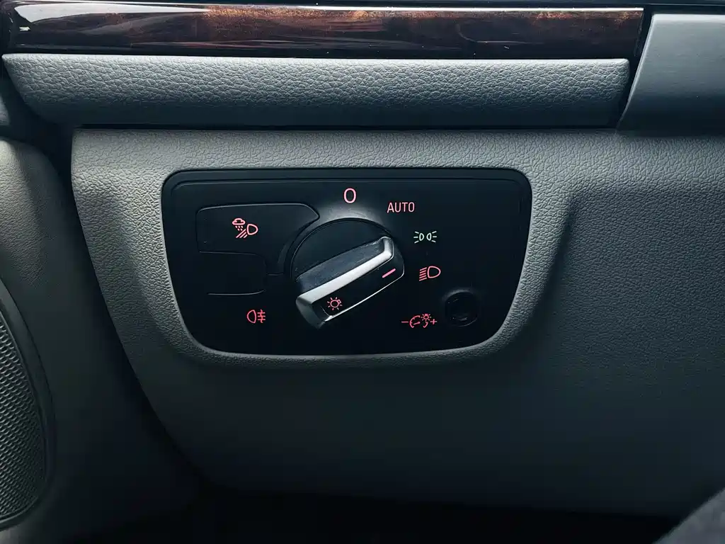 Audi A6L 2012 — фото 13