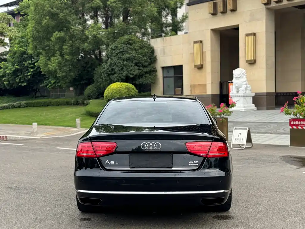 Audi A8 2014 — фото 16