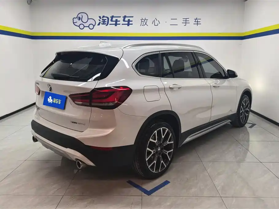 BMW X1 2022 — фото 3