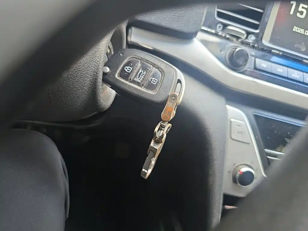 Hyundai Elantra 2018 — фото 12