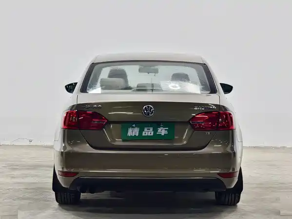 Volkswagen Sagitar 2015