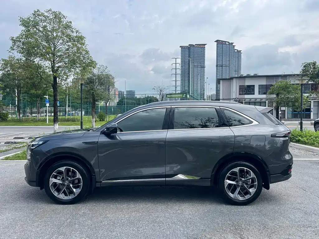 Changan CS75PLUS 2025 — фото 7