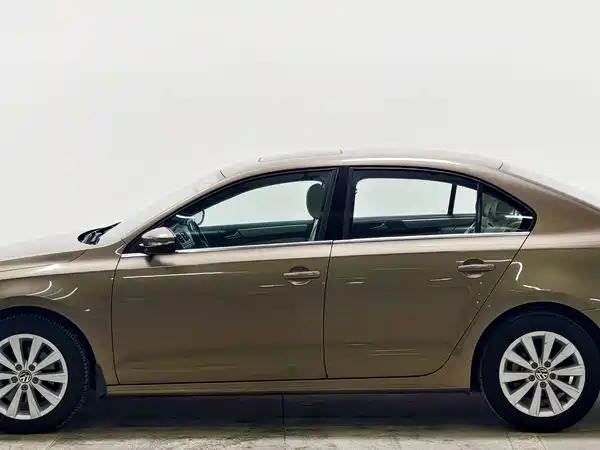 Volkswagen Sagitar 2015