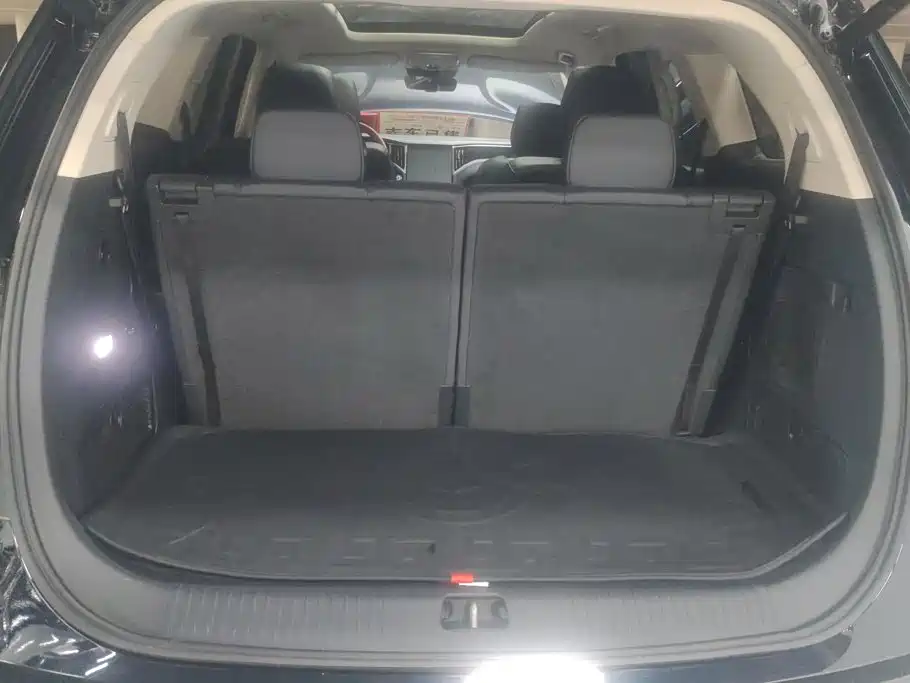 Hongqi HS7 PHEV 2025
