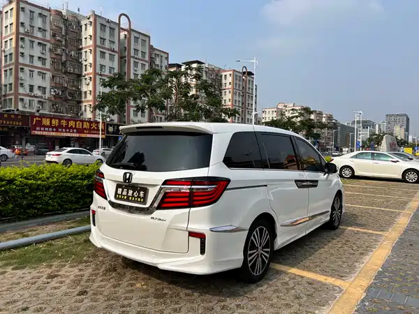 Honda Elysion 2016