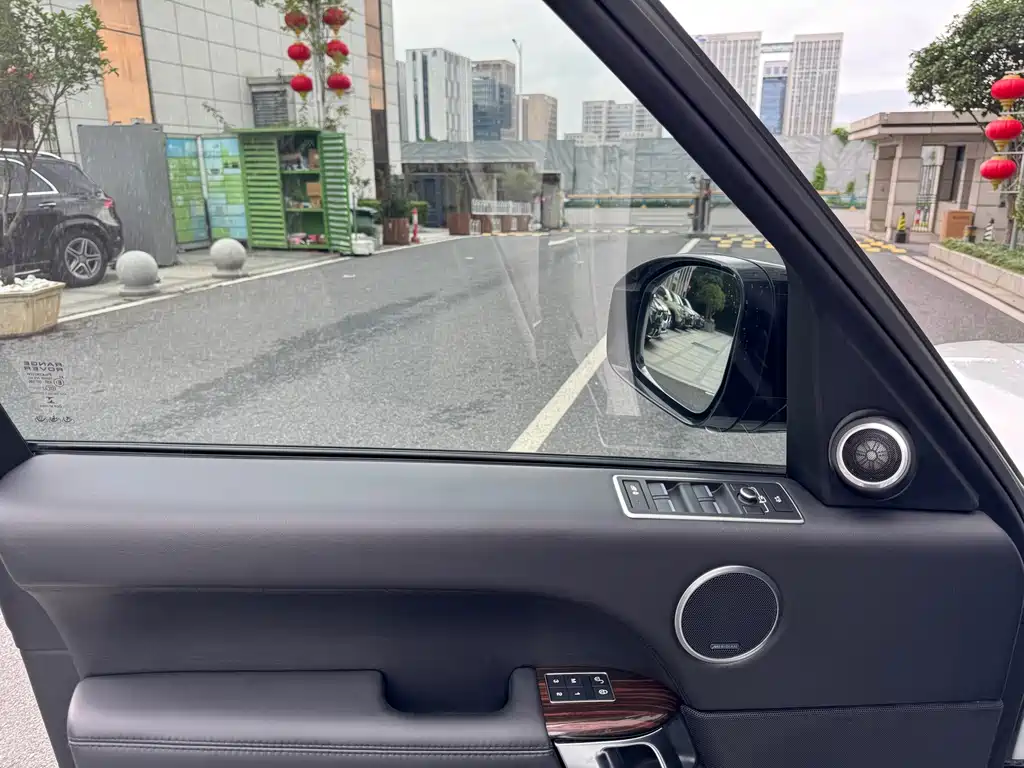 Land Rover Range Rover 2018 — фото 13