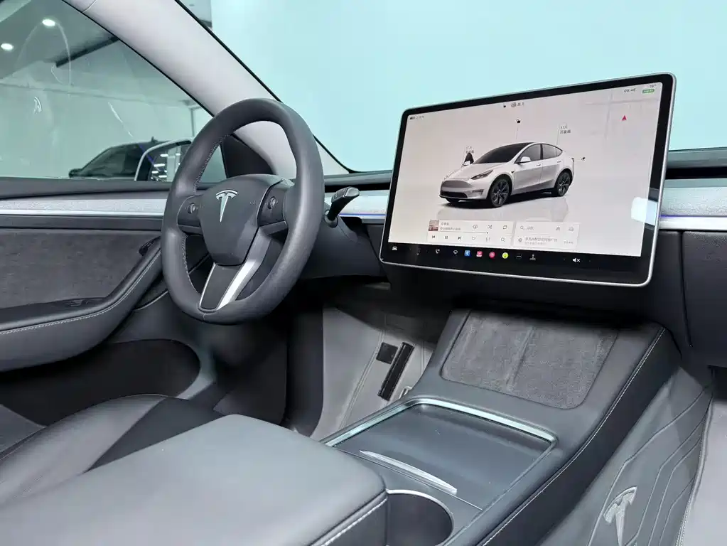 Tesla Model Y 2024 — фото 12
