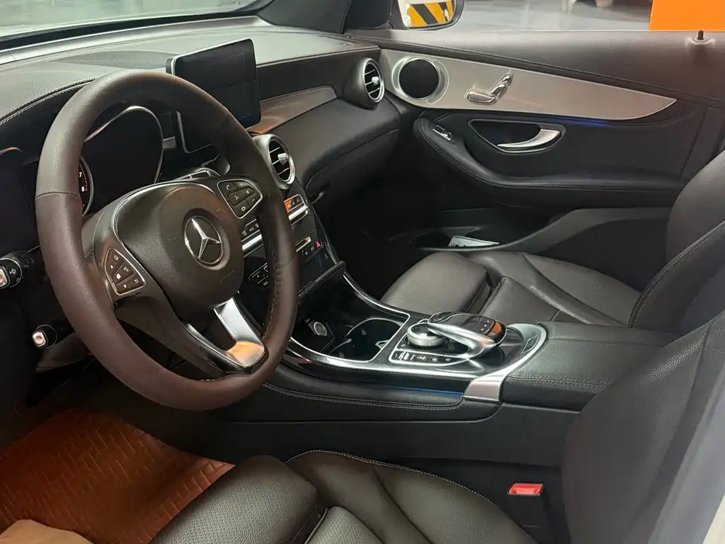 Mercedes-Benz GLC 2018 — фото 15