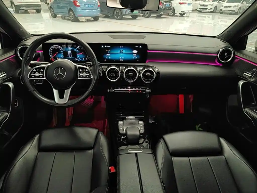 Mercedes-Benz A-Class 2021 — фото 10