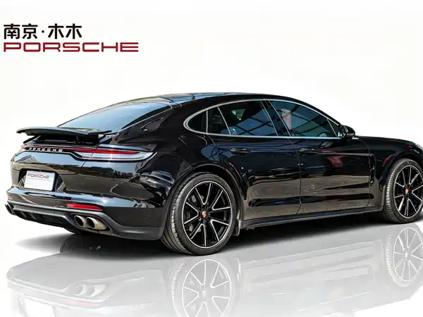 Porsche Panamera 2021