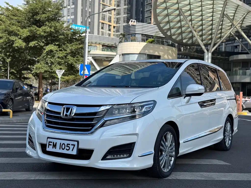 Honda Elysion 2016 — фото 1