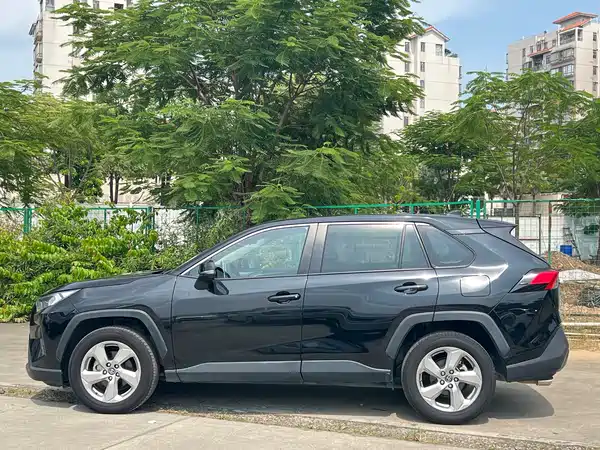 Toyota RAV4 2021