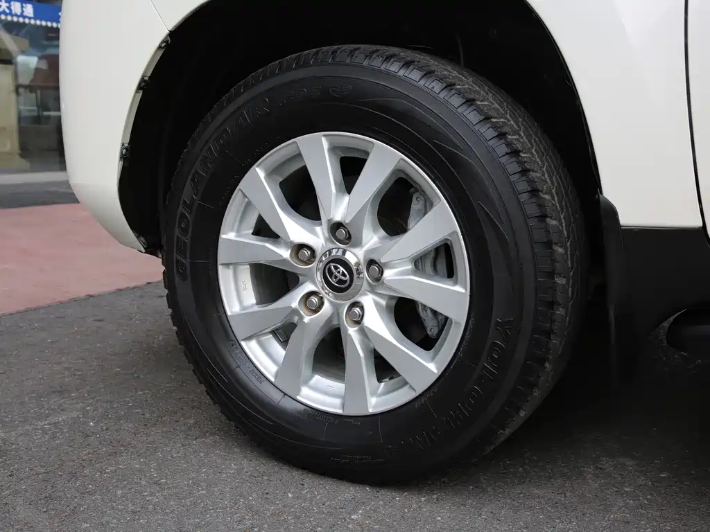 Toyota Land Cruiser 2019 — фото 17