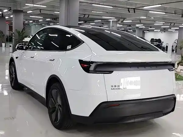 Tesla Model Y 2026