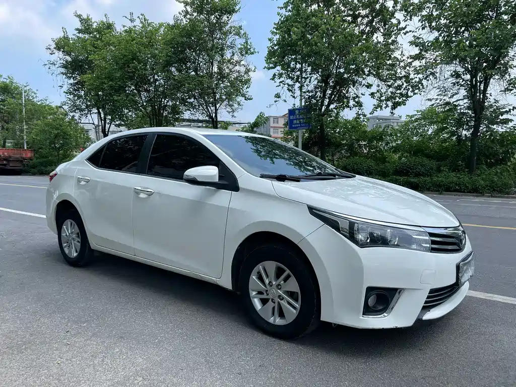 Toyota Corolla 2017 — фото 3