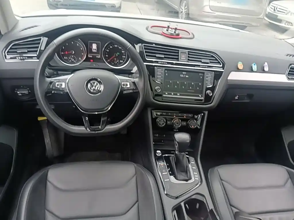 Volkswagen Tiguan L 2017 — фото 10