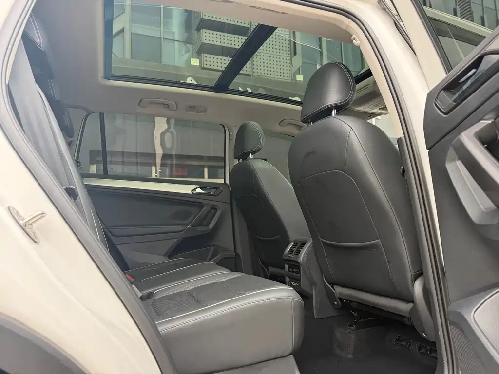 Volkswagen Tiguan L 2019 — фото 12