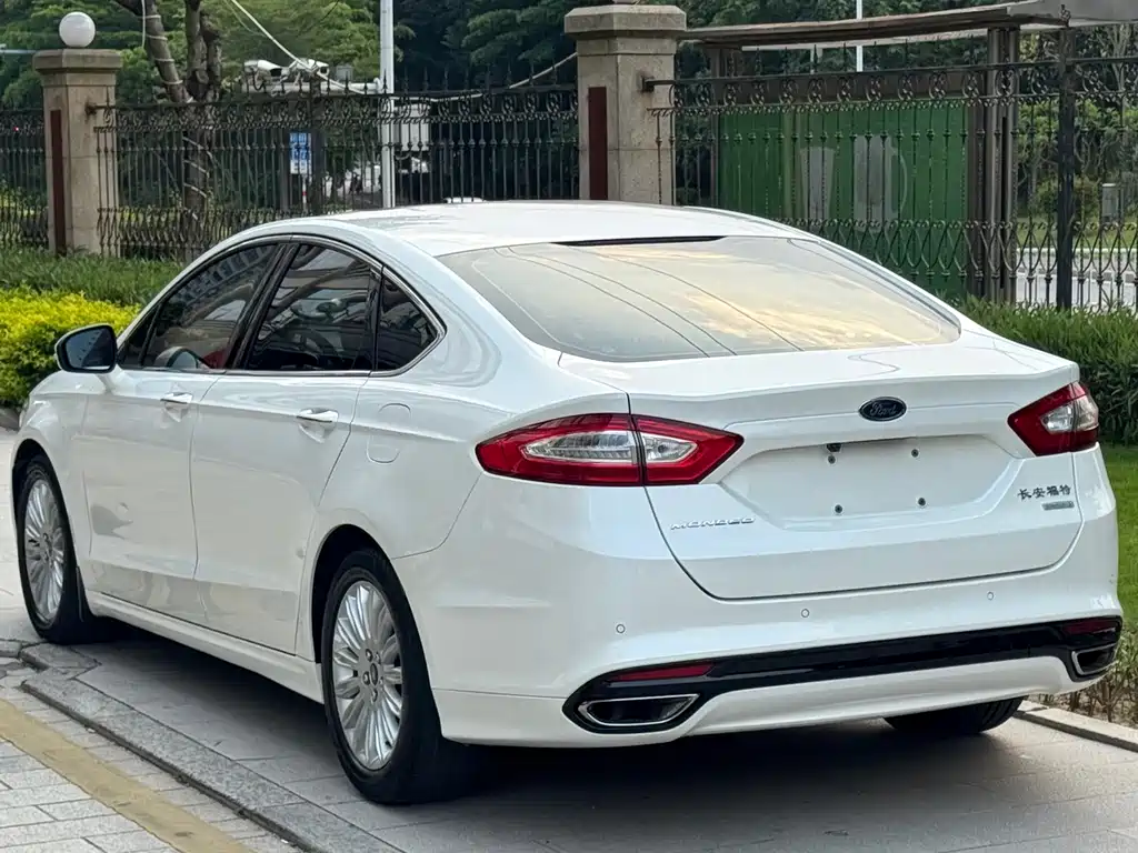 Ford Mondeo 2013 — фото 6