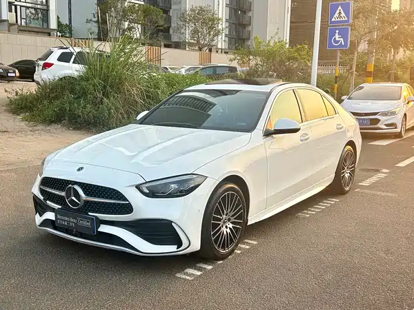 Mercedes-Benz C-Class 2024