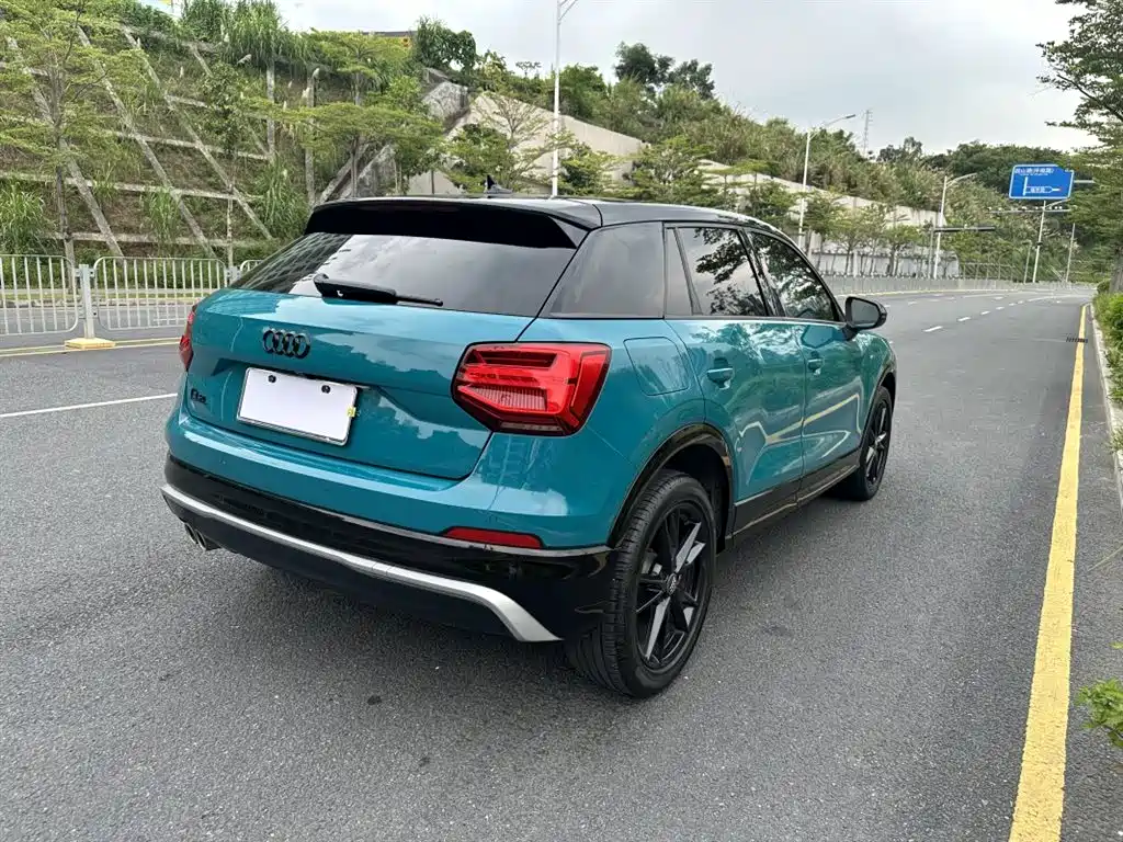 Audi Q2L 2020 — фото 3