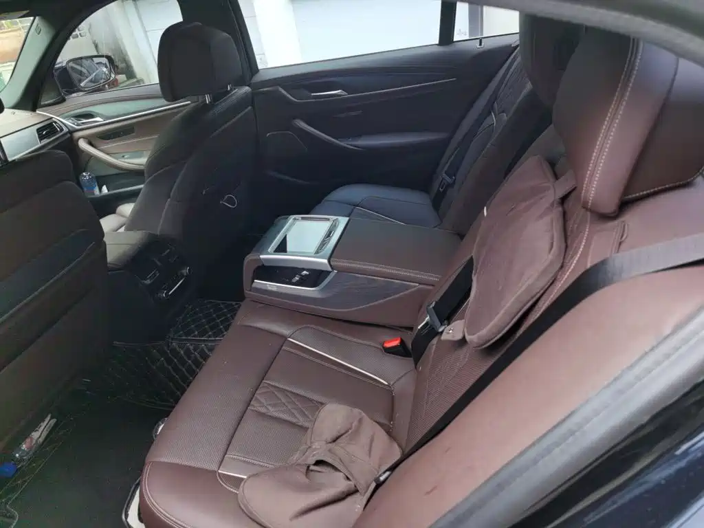 BMW 5 Series 2021 — фото 13