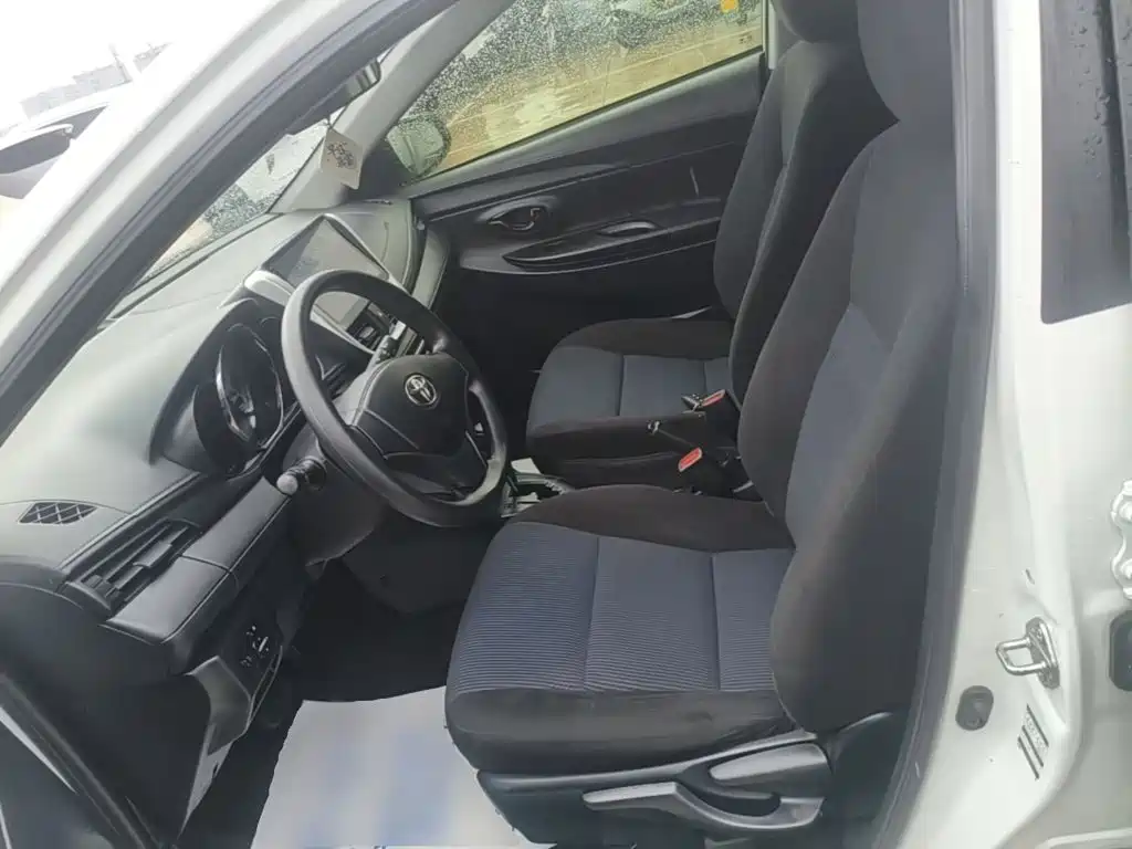 Toyota Yaris L 2018 — фото 15