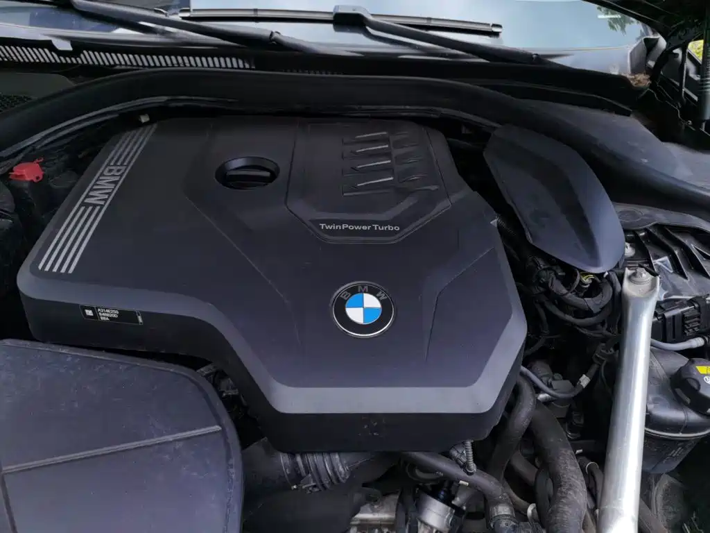 BMW 5 Series 2021 — фото 16