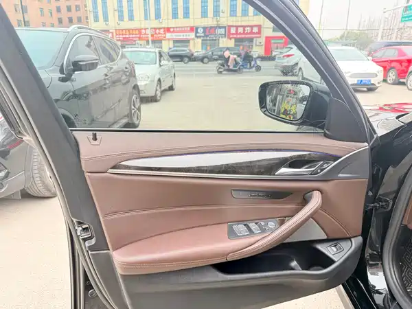 BMW 5 Series 2021