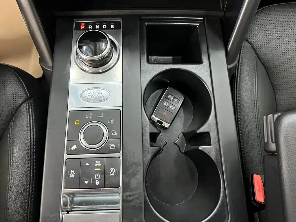 Land Rover Discovery 2019 — фото 11