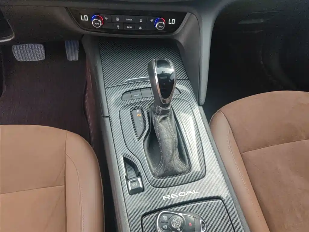 Buick Regal 2020 — фото 14