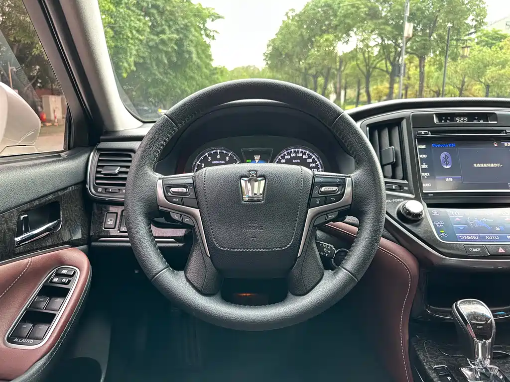 Toyota Crown 2019 — фото 9