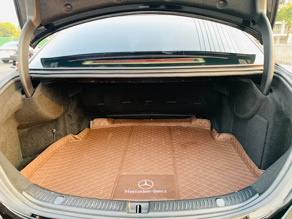 Mercedes-Benz E-Class 2021 — фото 16