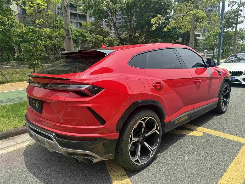 Lamborghini Urus 2019 — фото 5