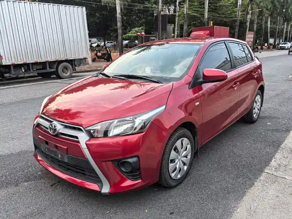 Toyota Yaris L 2015