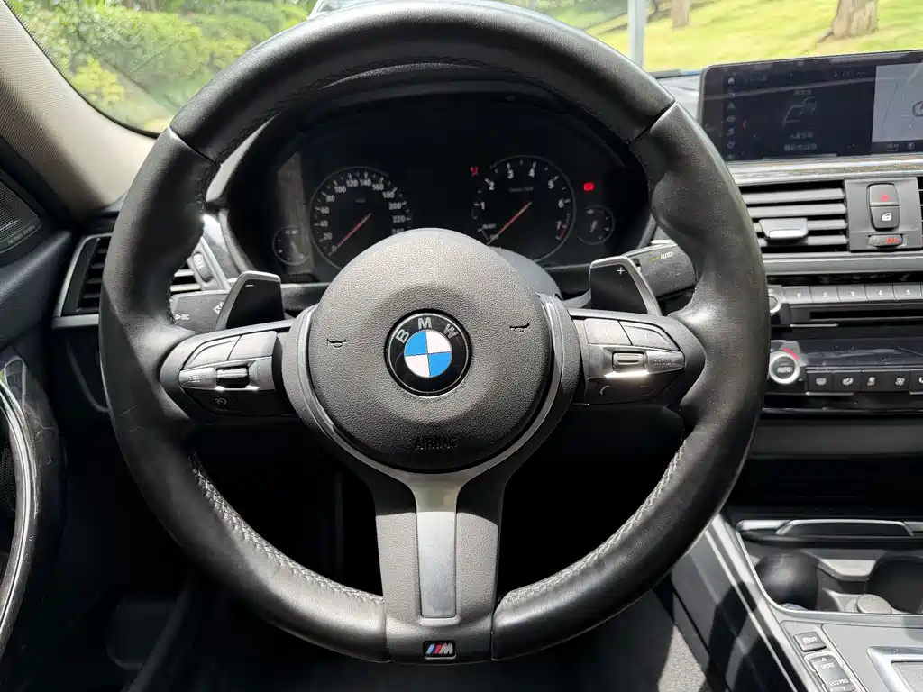 BMW 3 Series 2019 — фото 8