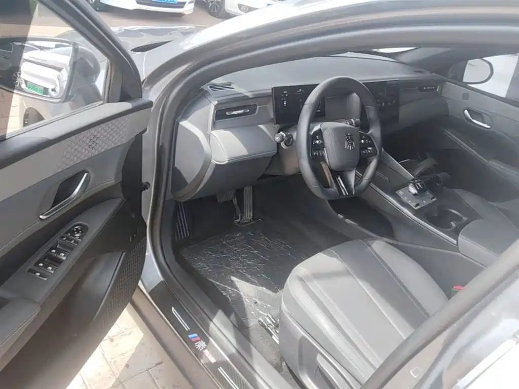 BYD Qin PLUS 2025 — фото 12