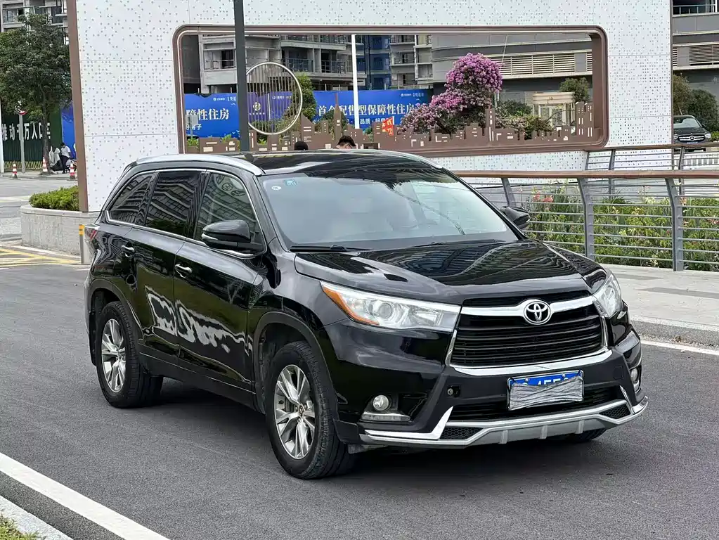 Toyota Highlander 2018 — фото 2