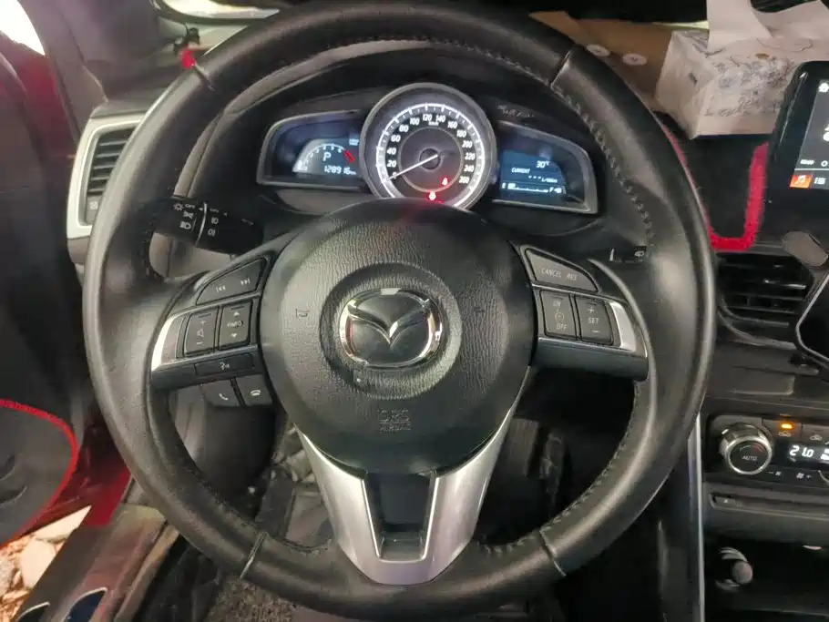 Mazda CX-4 2017 — фото 15