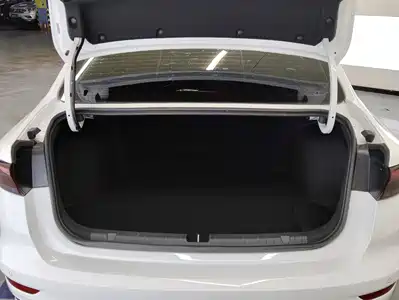Geely Emgrand 2023