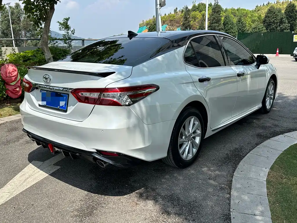Toyota Camry 2024 — фото 6