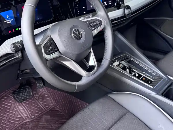 Volkswagen Golf 2022