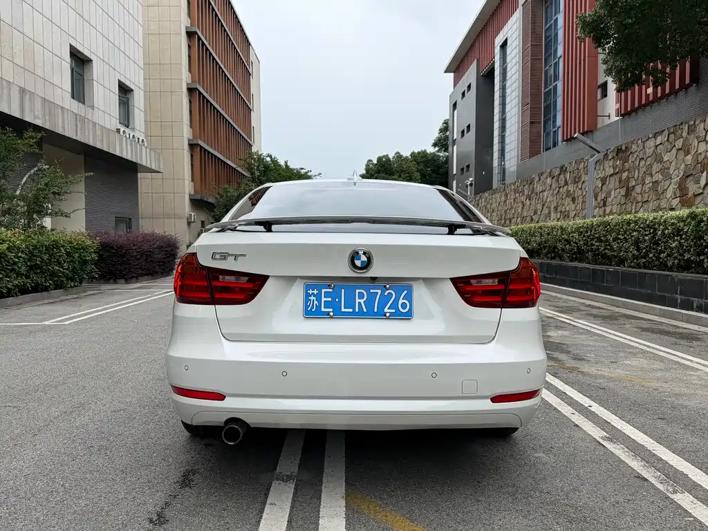 BMW 3 Series GT 2014 — фото 14