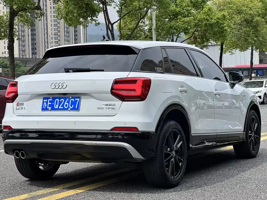 Audi Q2L 2020 — фото 7