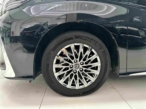 Lexus LM 2023