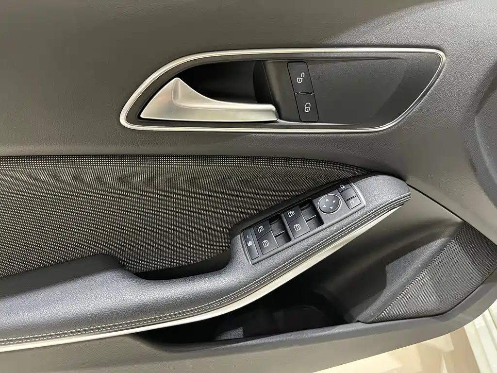 Mercedes-Benz A-Class 2016 — фото 8