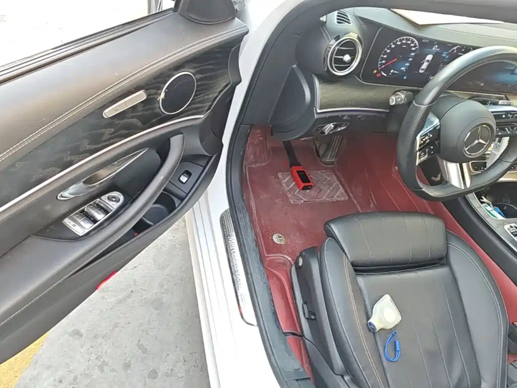 Mercedes-Benz E-Class 2022 — фото 16